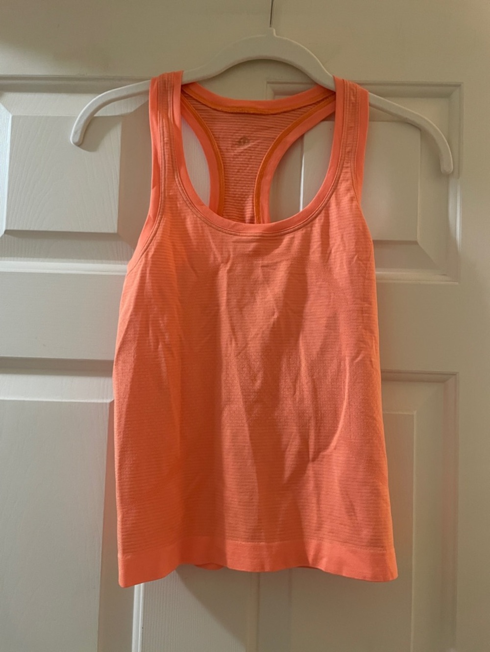 Lululemon size 2 tank
